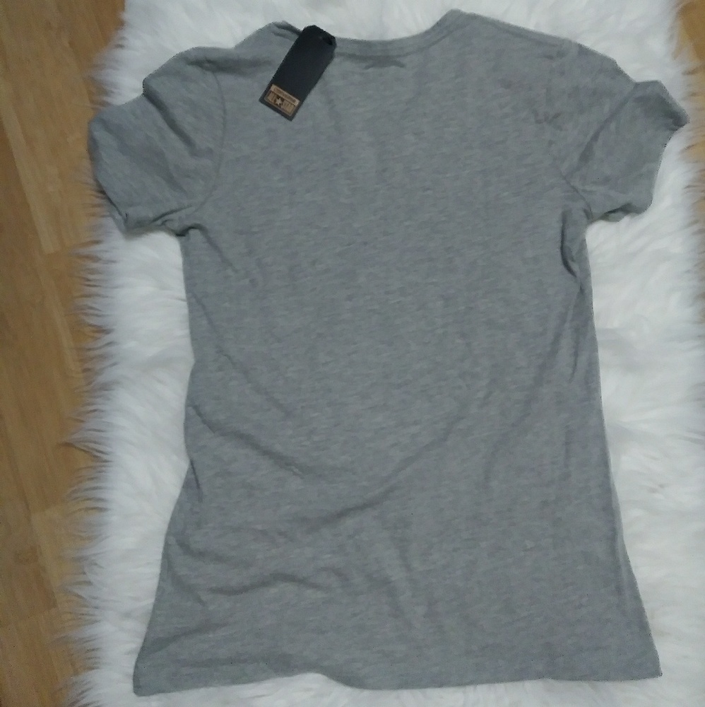 NWT Converse Skull Pink Mustache V-Neck T-Shirt - Picture 4 of 4